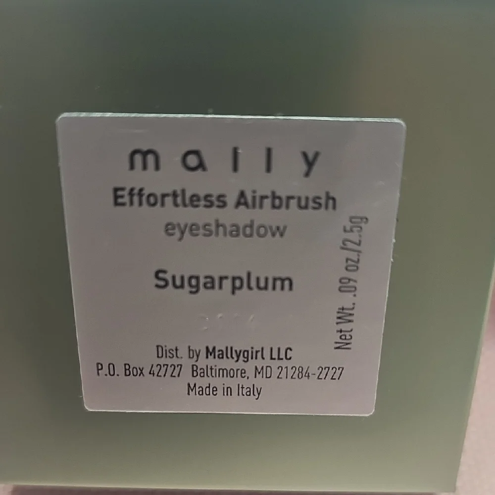 Mally Beauty  Concealer & Sugar Plum Eyeshadow NEW‎